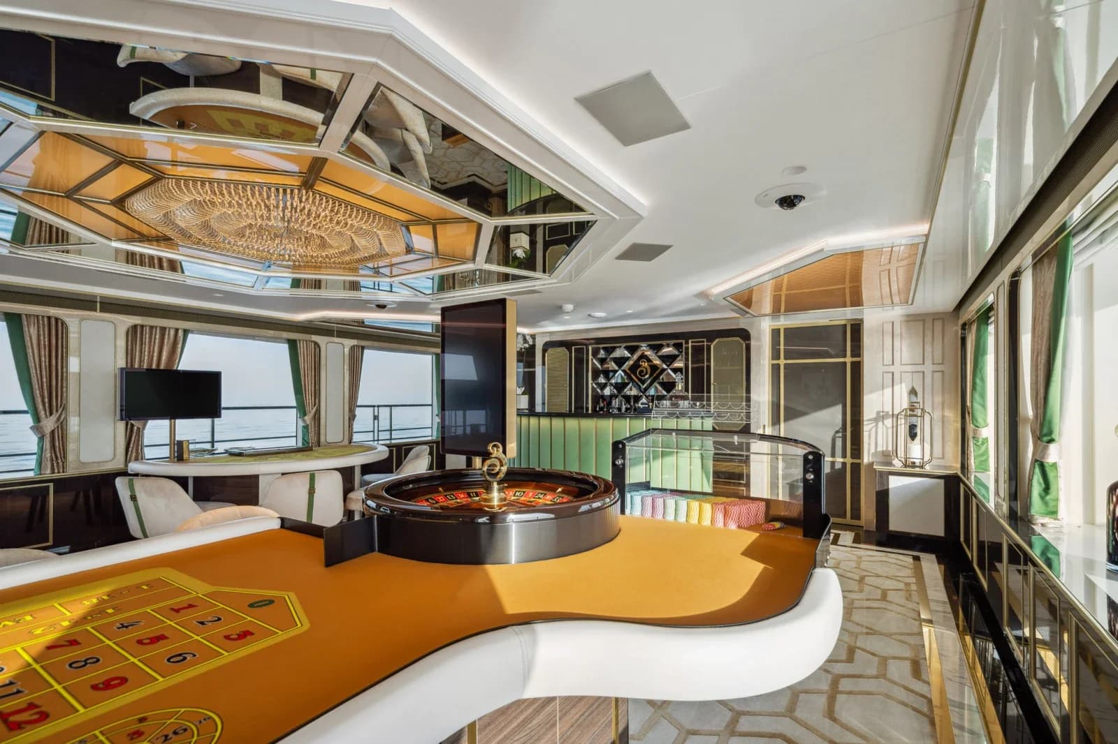 Benetti Bombay — photo 12