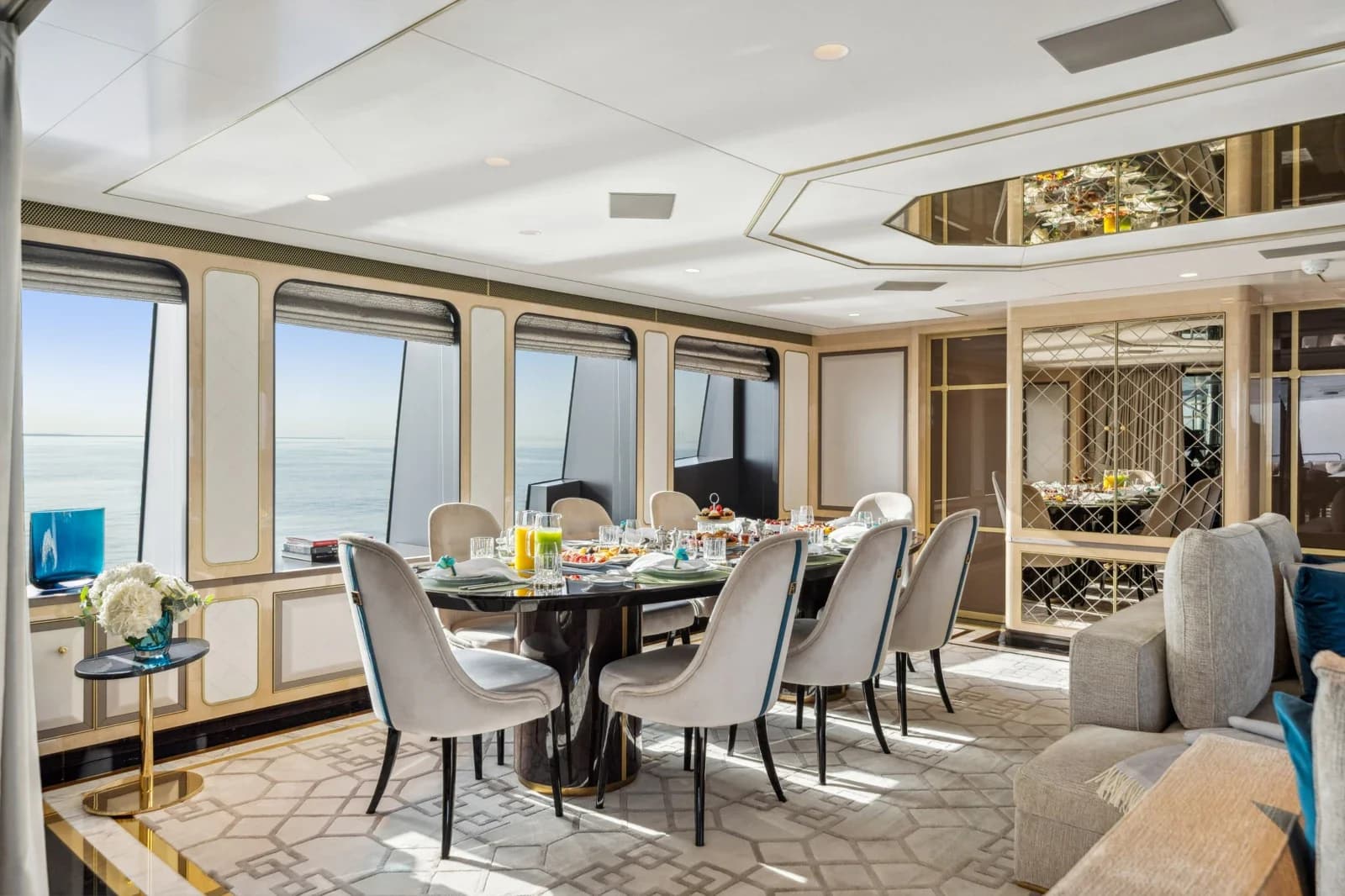 Benetti Bombay — photo 8
